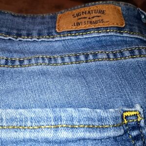 Levis Signature Light Blue Jeans 18-34w